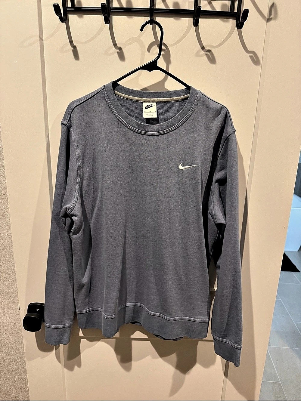 Nike Men's Gray Crewneck Sweatshirt